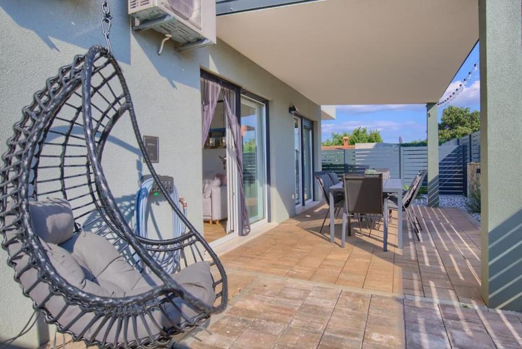 Apartment Sunrise Fuer 6 Personen In Pula-Stinjan Екстериор снимка